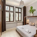 Krupnicza Apartment By Vsi